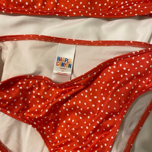 Girls Bikini - Picture 2 of 3